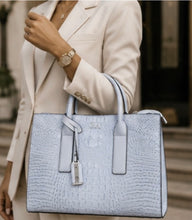 Load image into Gallery viewer, Amicae Alligator Purse
